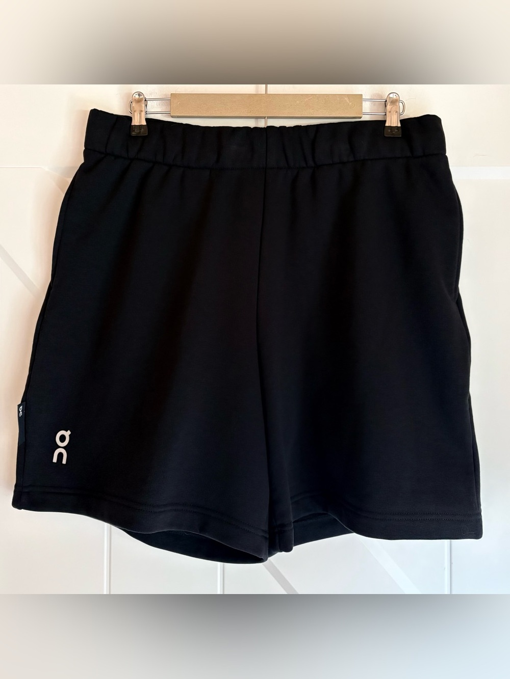 Men’s On Cloud Club Shorts Black Relaxed Fit Sweat Shorts M NWT